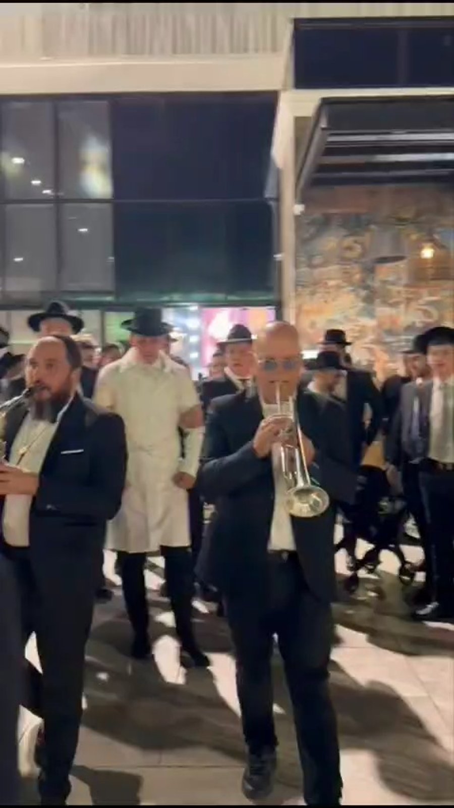 הגאון רבי אריאב עוזר בסידור קידושין