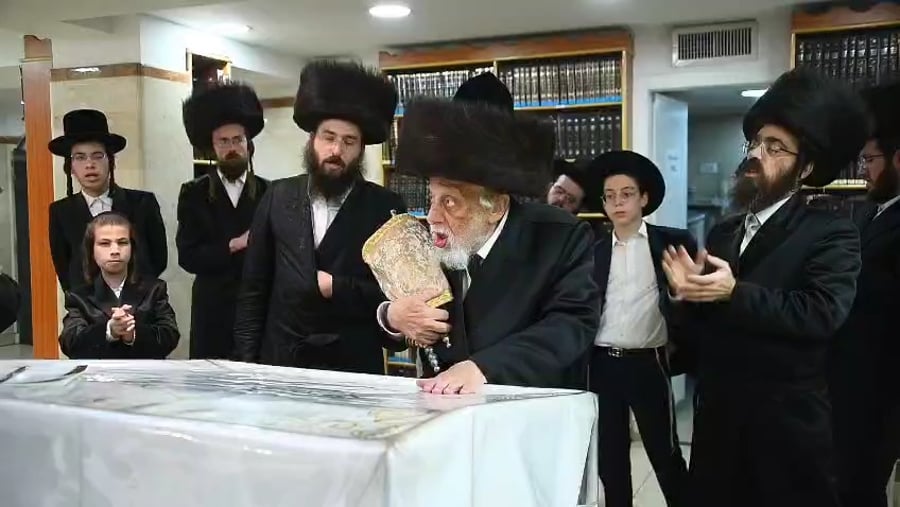 הקפות שניות בחצה"ק קופטשניץ