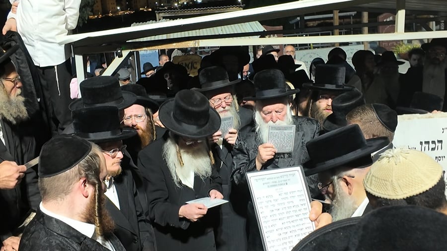 מסע הלווית הרה"ג רבי מנחם בן ציון גרוסמן זצ"ל