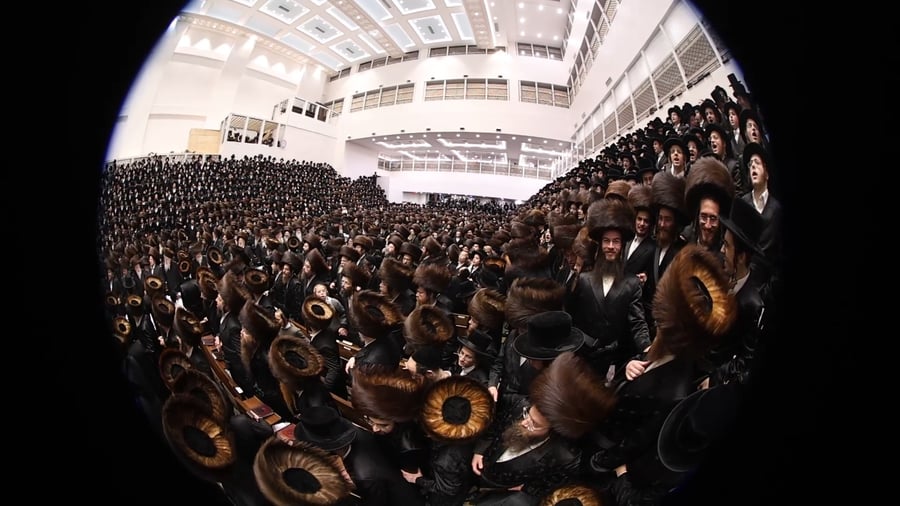 נעילת החג שמחת תורה בחצה"ק באבוב 45