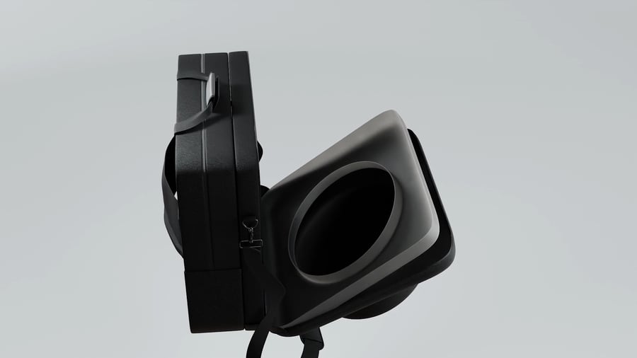 "סוף סוף יש תיק שמאפשר לשאת את המגבעת יחד עם כל הציוד – בלי לפגוע בצורתה. פשוט גאוני."