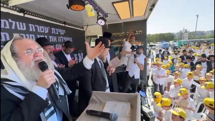אלפי ילדי 'עטרת שלמה' בעצרת התפילה בשערי כלא 10