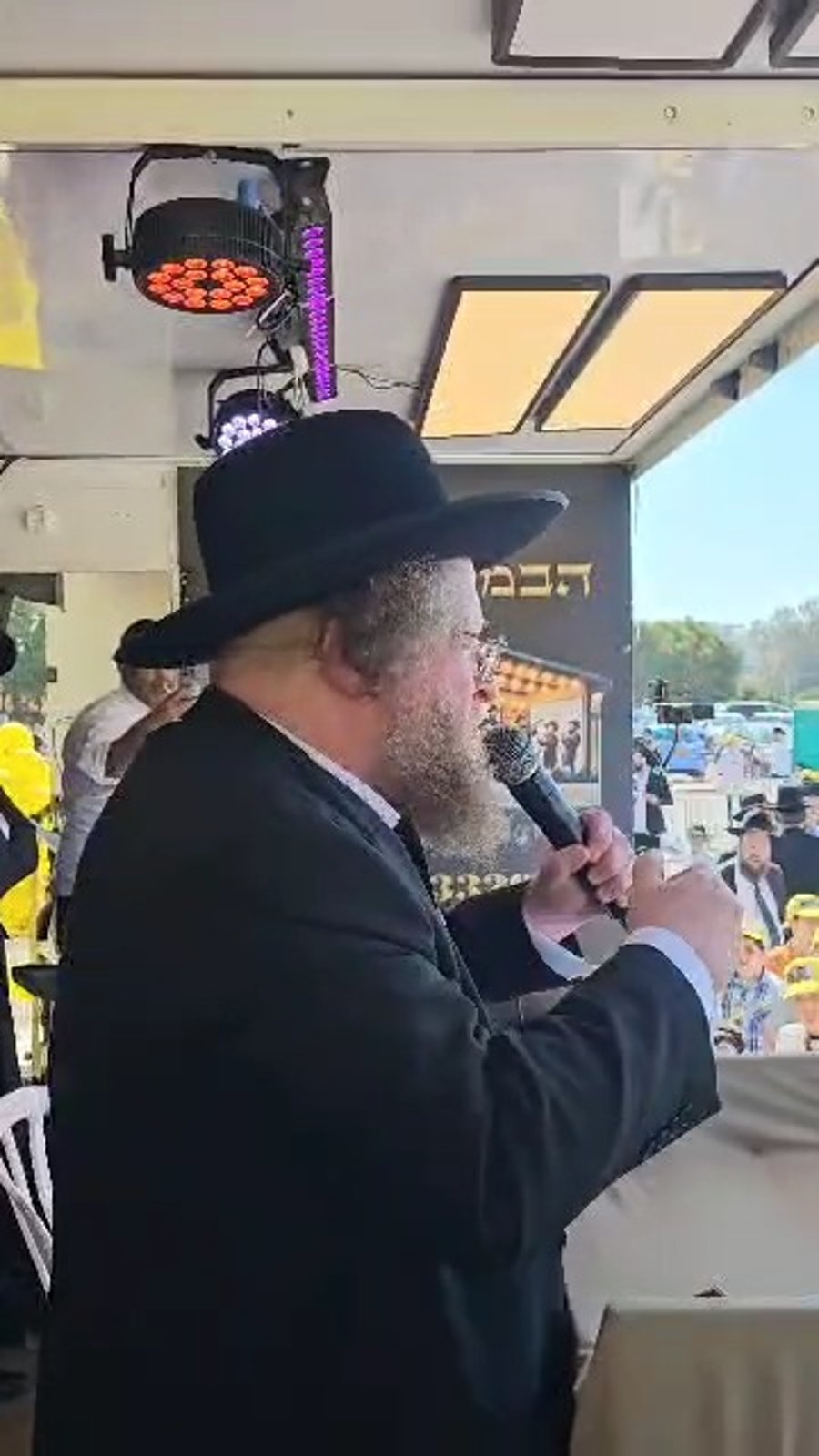 הגרש"ב סורוצקין בנאומו בעצרת המחאה של ילדי 'עטרת שלמה' מול כלא 10