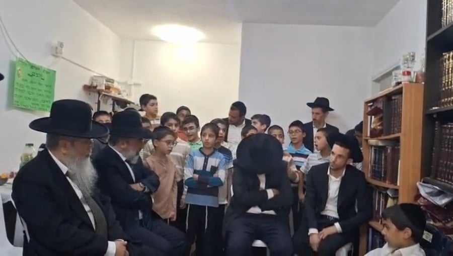 ילדי רמת אלחנן לומדים משניות לע"נ הילד אריה לוי ז"ל