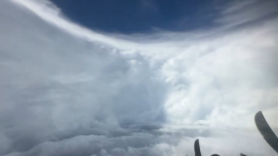 בעין הסערה - התעיוד מתוך סופת מליסה