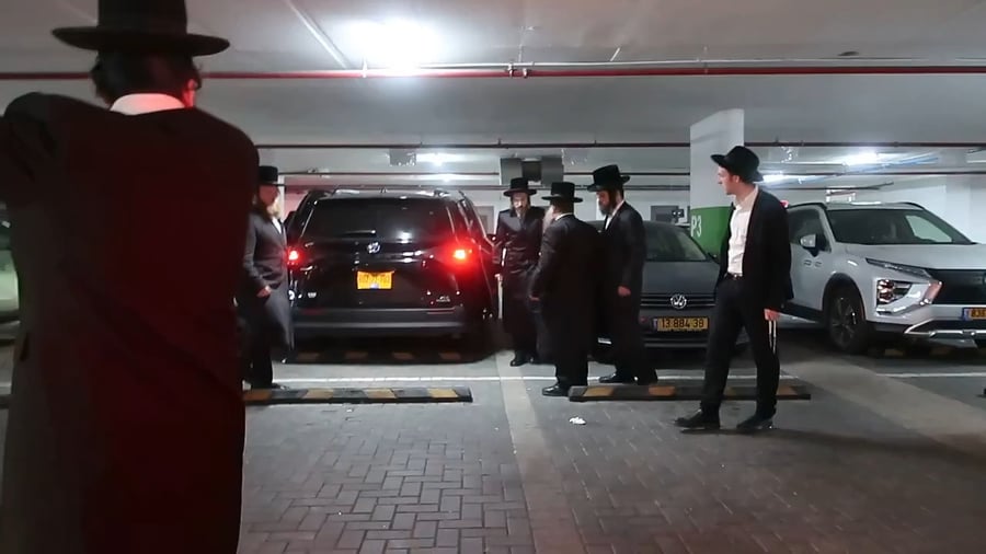 כבו"ק האדמו"ר מסאדיגורא שליט"א בהגיעו לעצרת המיליון