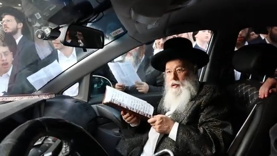 האדמו"ר ממישקולץ בעצרת המיליון