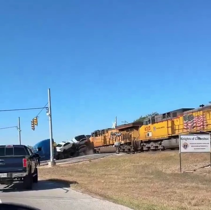 כך היא טסה הרכבת