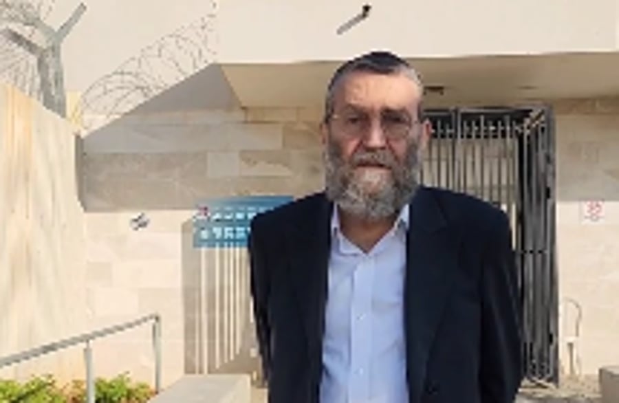 האזינו לשיחה של גפני עם הבחור אריאל שמאי