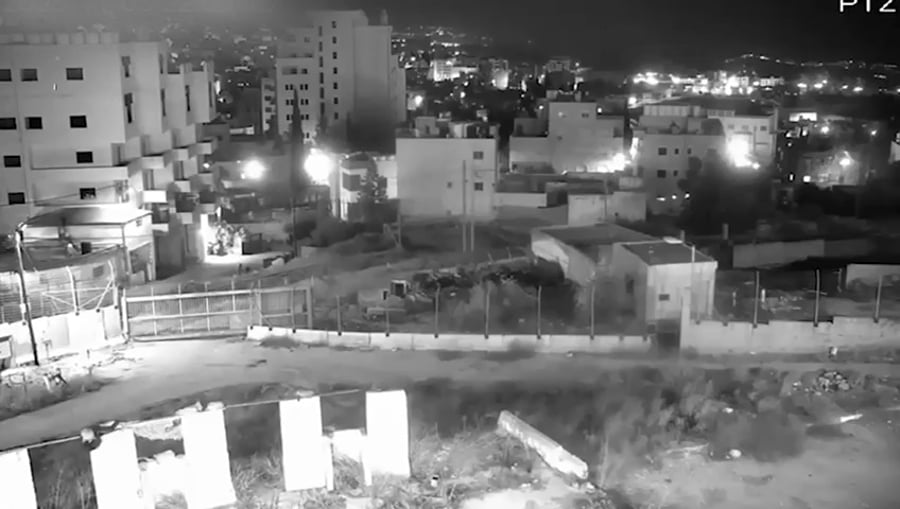 רגעי זריקת הבקבוק - והמעצר