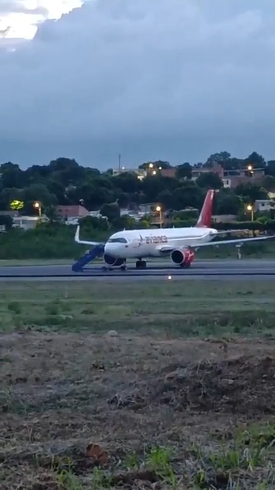 המטוס תקוע על המסלול