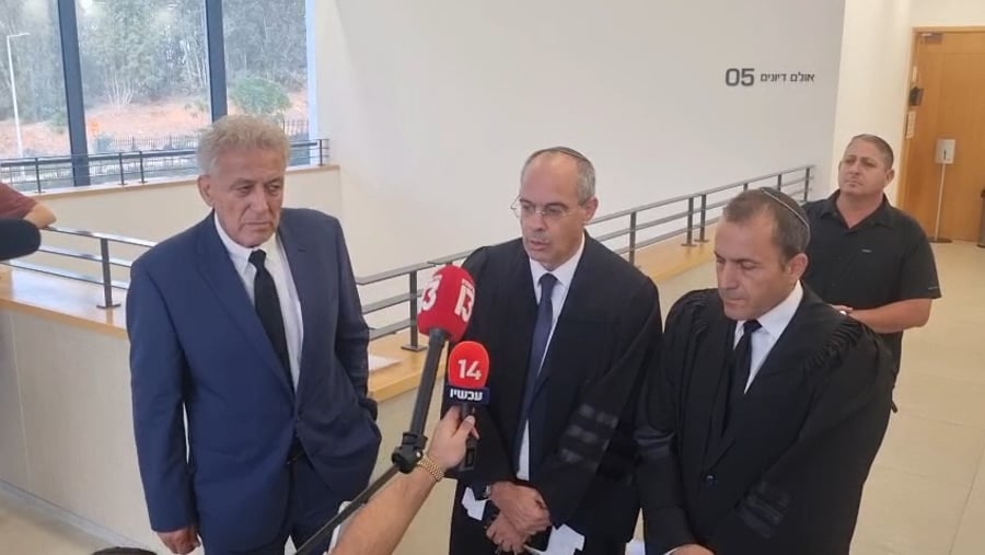 עורכי הדין אחרי הדיון בבית המשפט