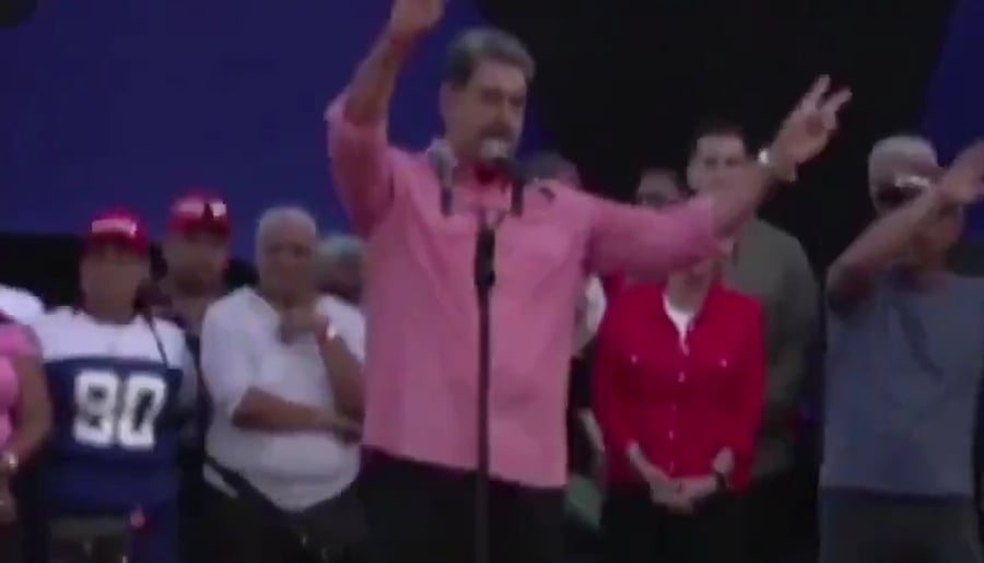 מדורו רוקד ושר