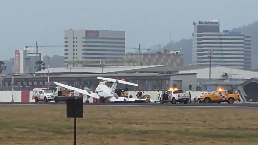 המטוס על המסלול