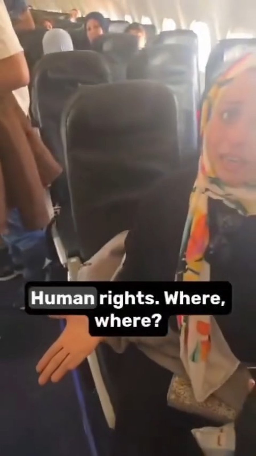 העזתים על הטיסה המסתורית