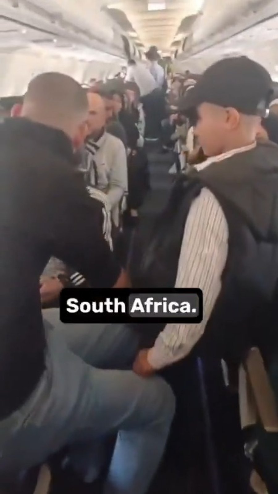 העזתים על הטיסה המסתורית