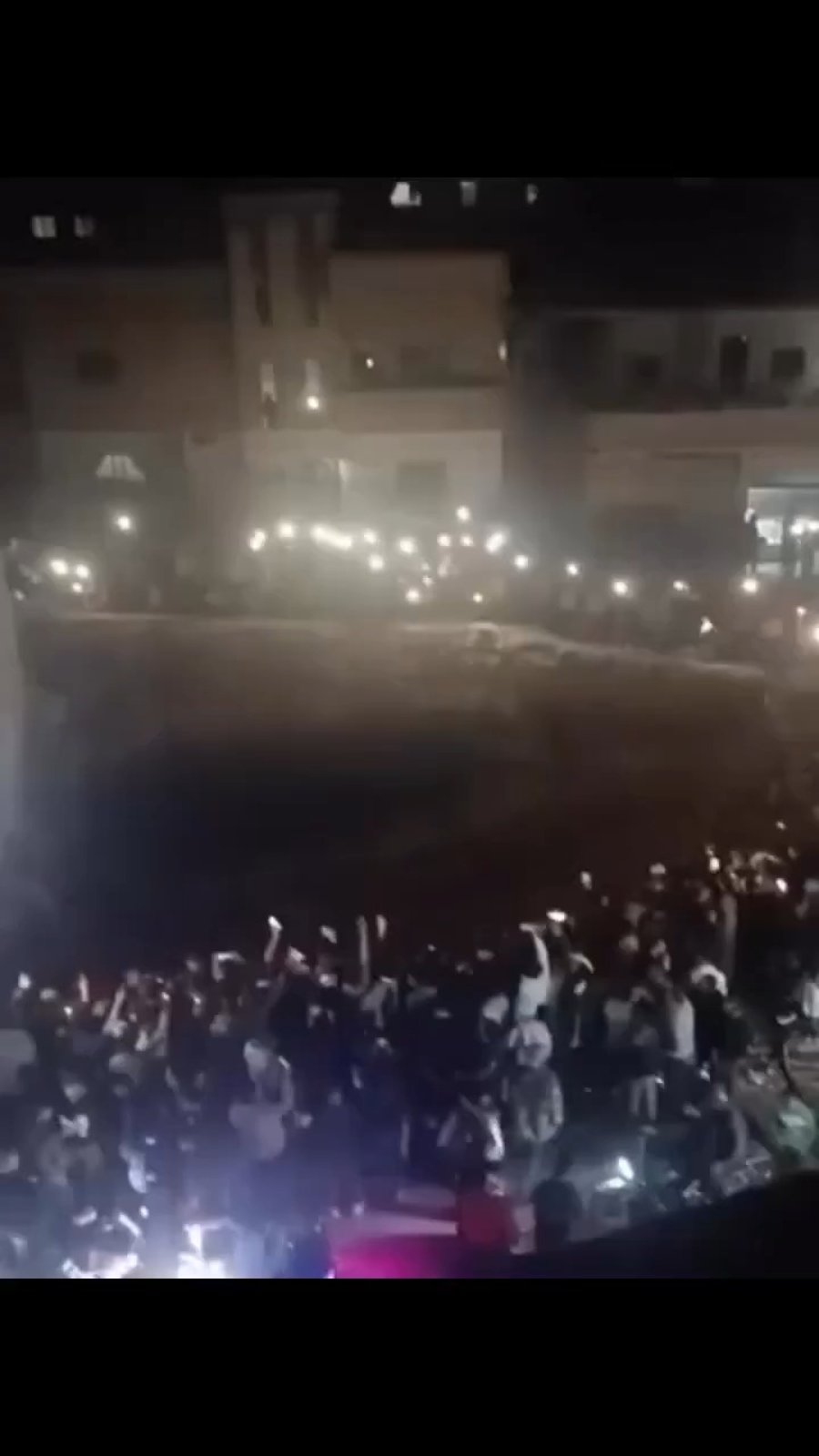 אלפים מסתערים על מקום המערה בסוריה