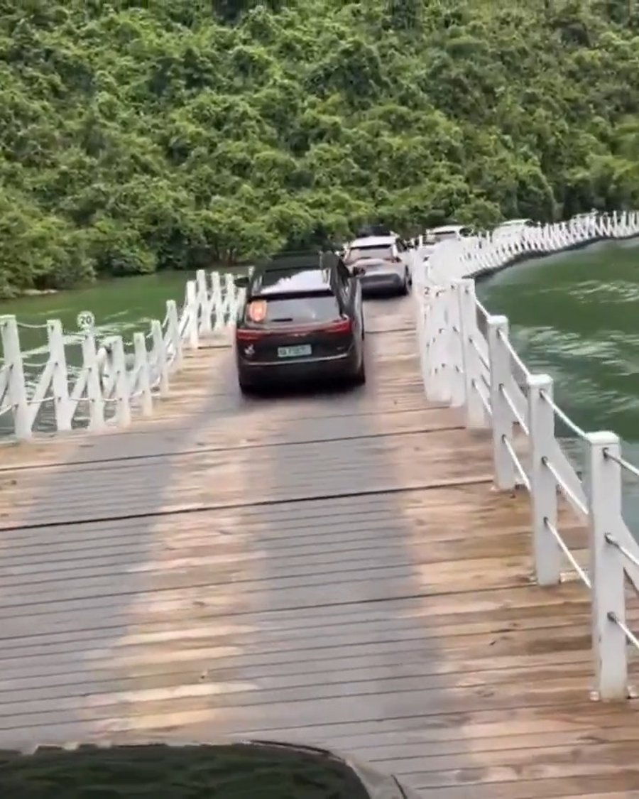 הגשר הצף של סין