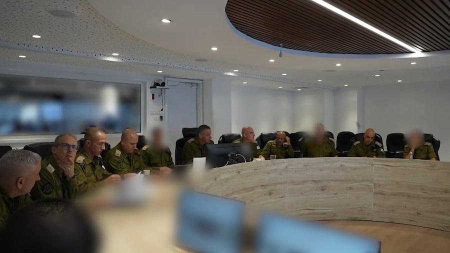 המפקדות בזמן התרגיל