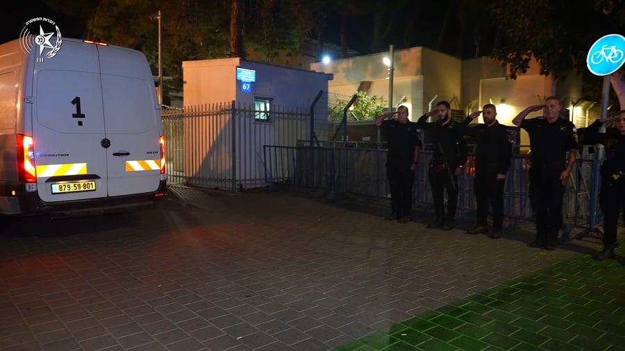 ארון חלל מגיע לישראל