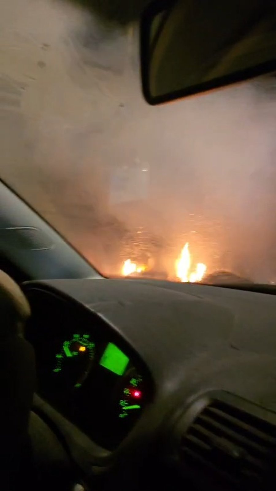 הבערת הפחים הערב בהפגנה