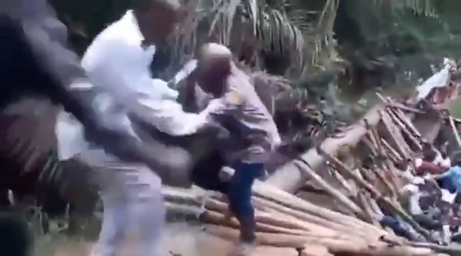 הגשר קורס בקונגו