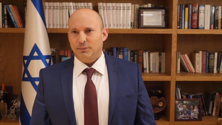 בנט מתבלבל בטקסט על הגיוס