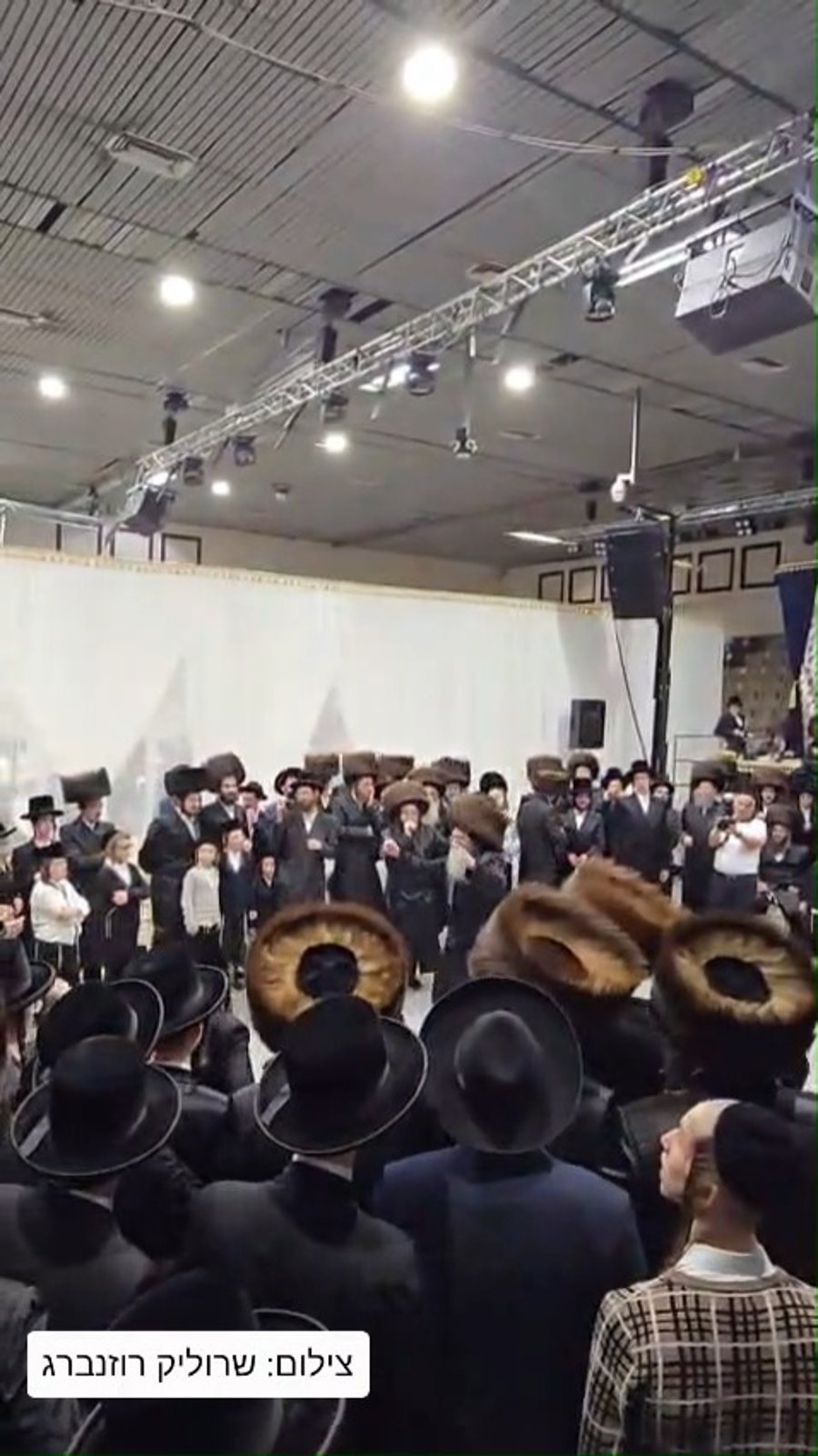 הרבי מתולדות משה בריקודים