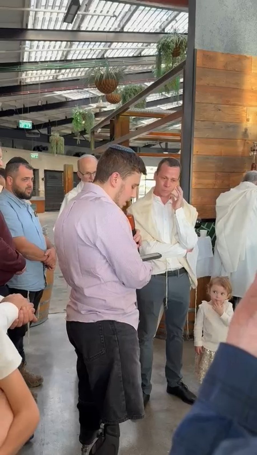 ברית המילה לבנו של סגל