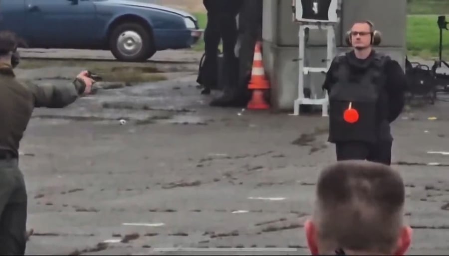 ירי חי של חייל במפקדו