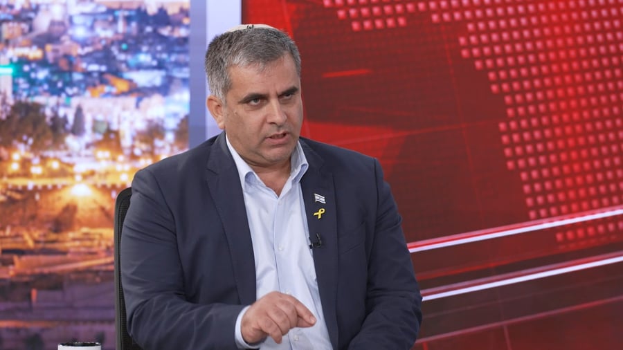 סופר על אטיאס | הריאיון המלא, הערב