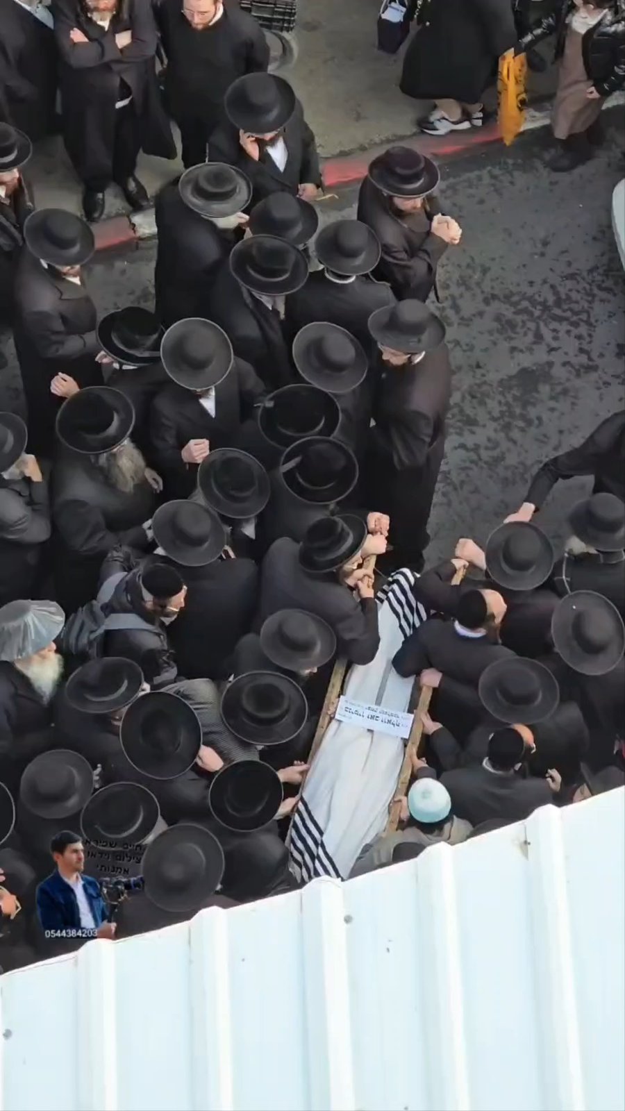 מסע הלוויית הגה"ח ר' בנימין זאב קנפלמכר זצ"ל