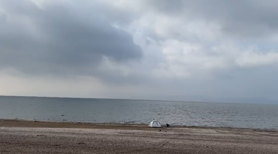 חוף דוגית, הבוקר