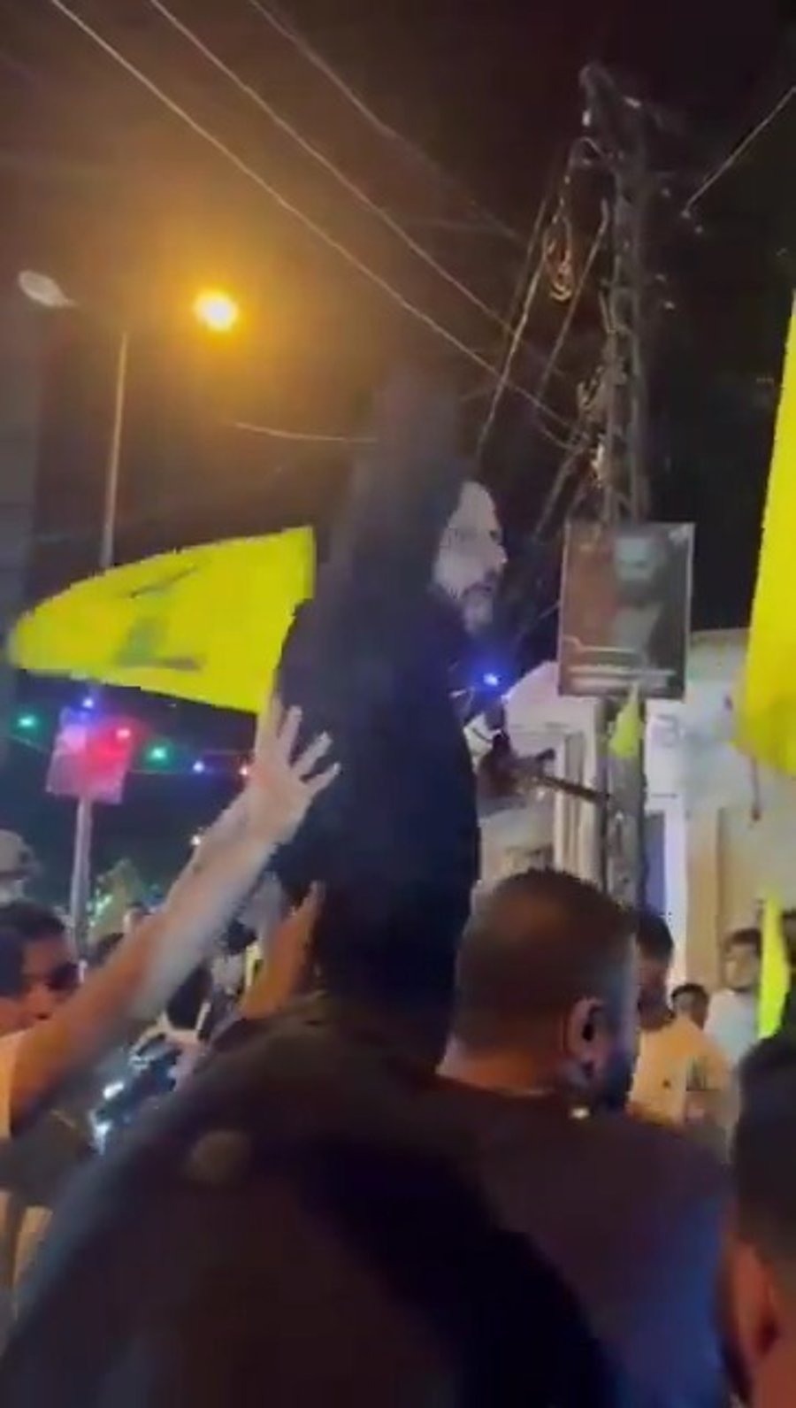 תומכי חיזבאללה במפגן כוח ברחובות