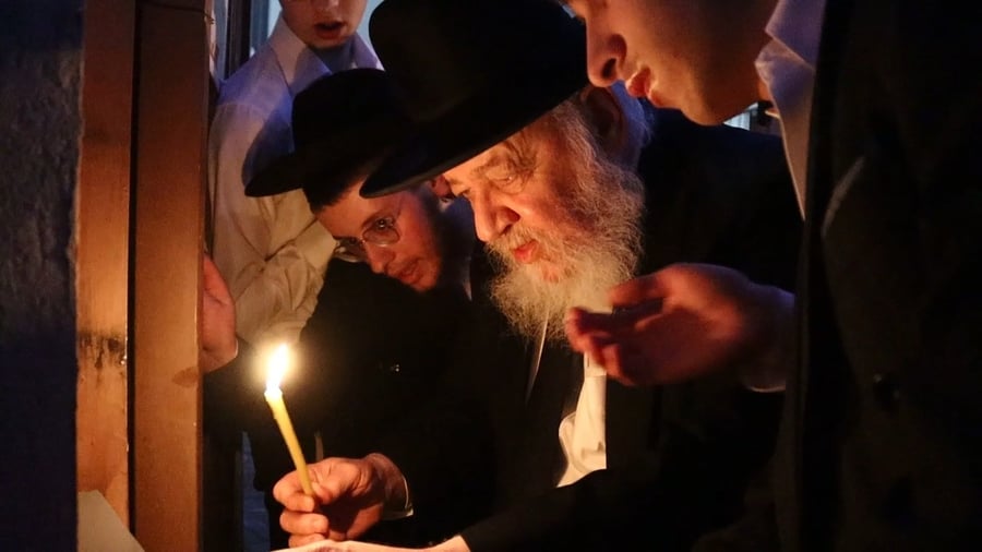 ההדלקות של ראש הישיבה הגאון רבי אברהם יצחק הכהן קוק