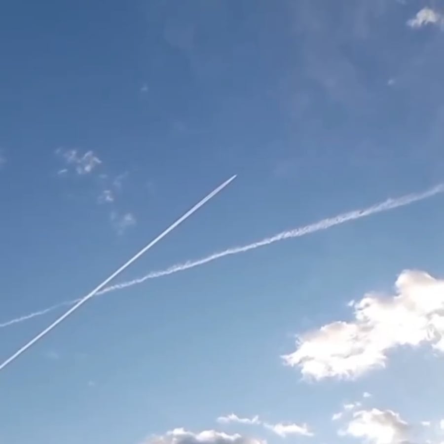 תיעוד שובלי הטילים באיראן