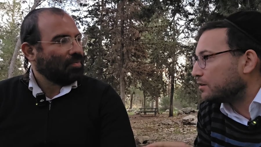 "נצנצה בו רוח הקודש" - בונה 'קבר מתתיהו' בראיון גלוי לב לישראל שפירא