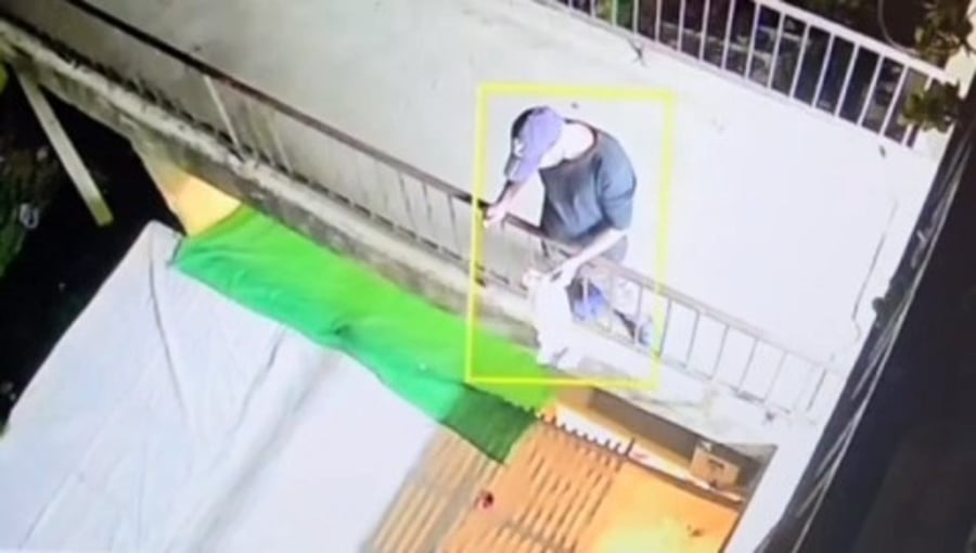 הצתת הפרגולה