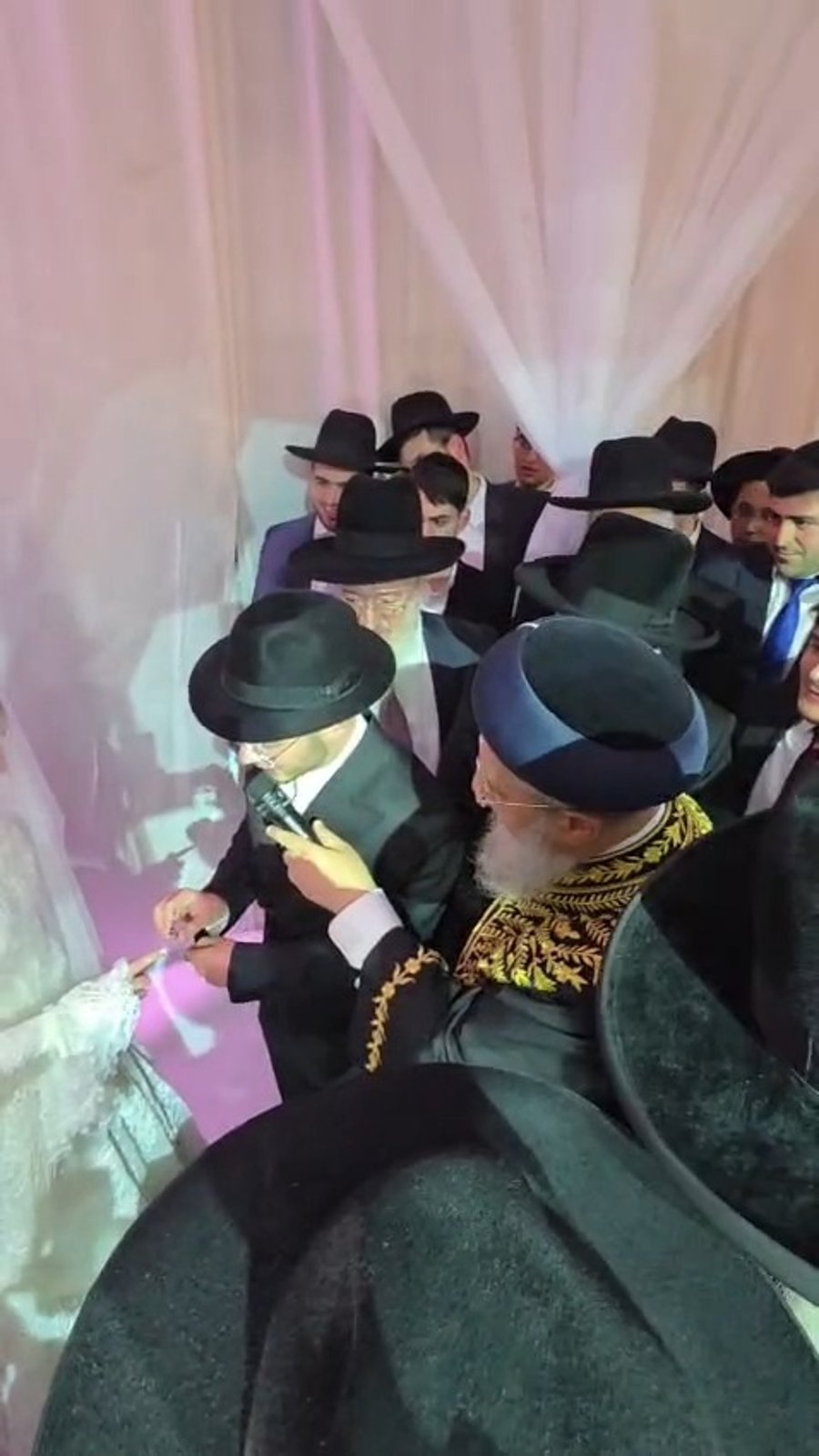 חתונת בת הגאון הרב יגאל כהן עם בן הגאון הרב אליהו שטרית