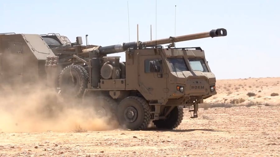 התותח הרועם במודל מבצעי