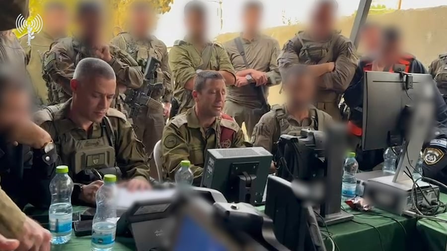 הערכת המצב בראשות מפקד פיקוד המרכז, אלוף אבי בלוט