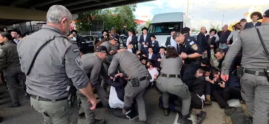 ההפגנה בסמוך לבני ברק כעת