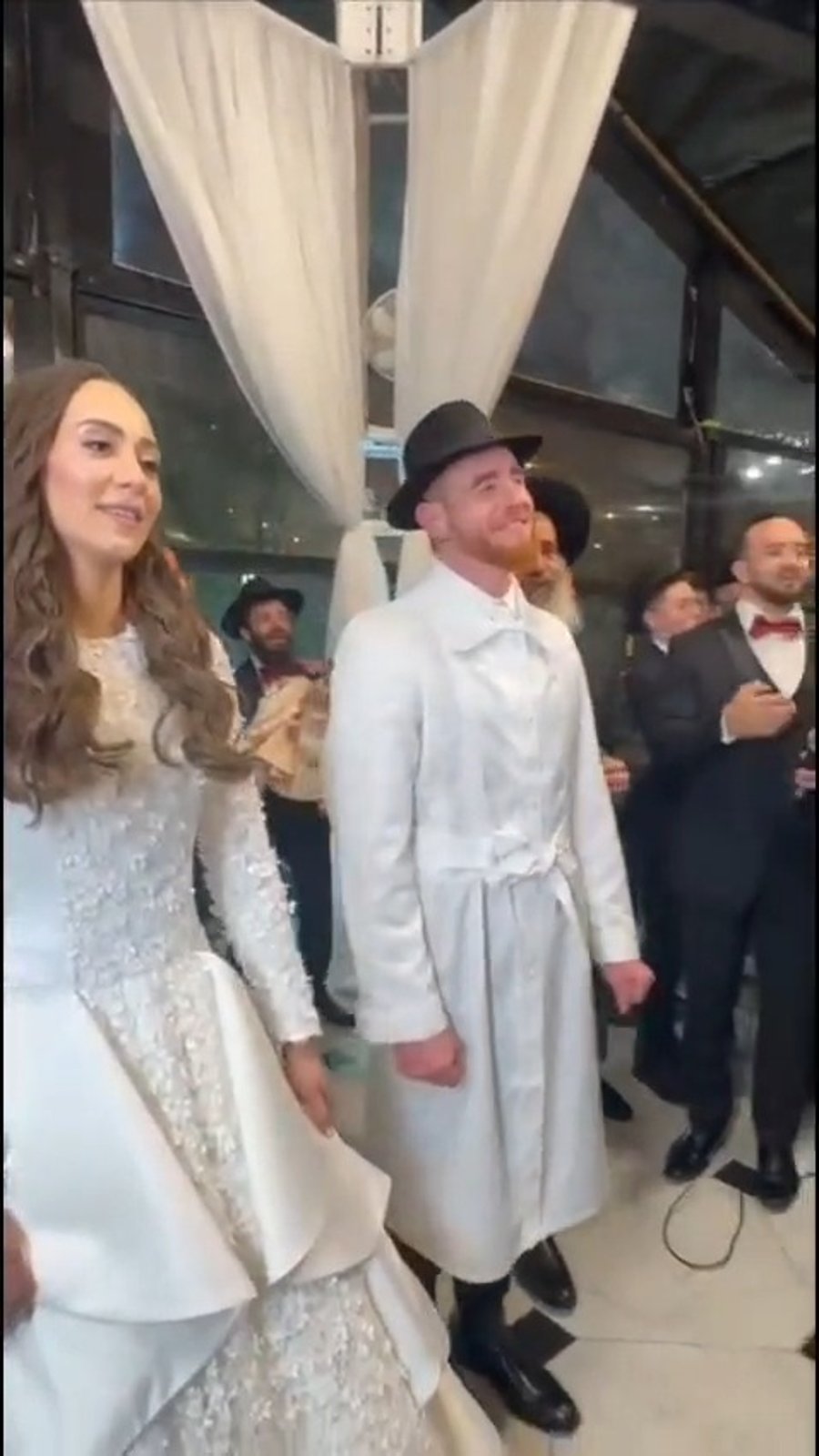 שמחת החתונה לבנו של הרב יצחק פנגר