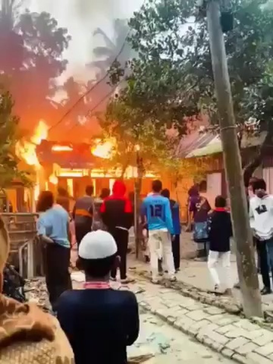 תיעוד מאחת ההצתות בבנגלדש