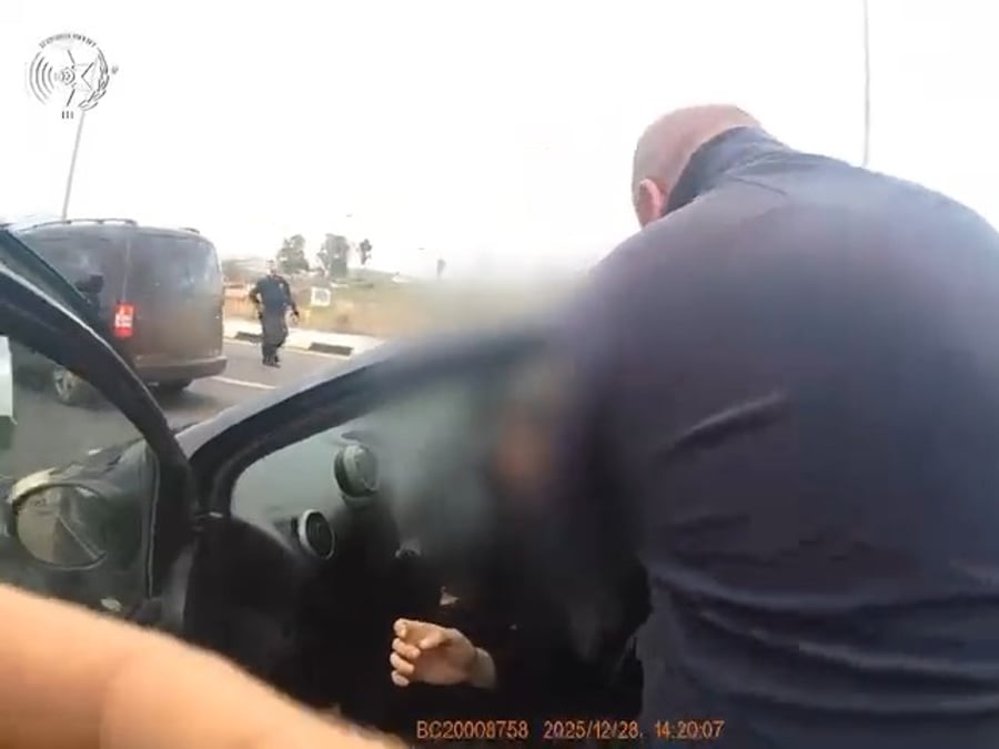 נשלף מהרכב | תיעוד