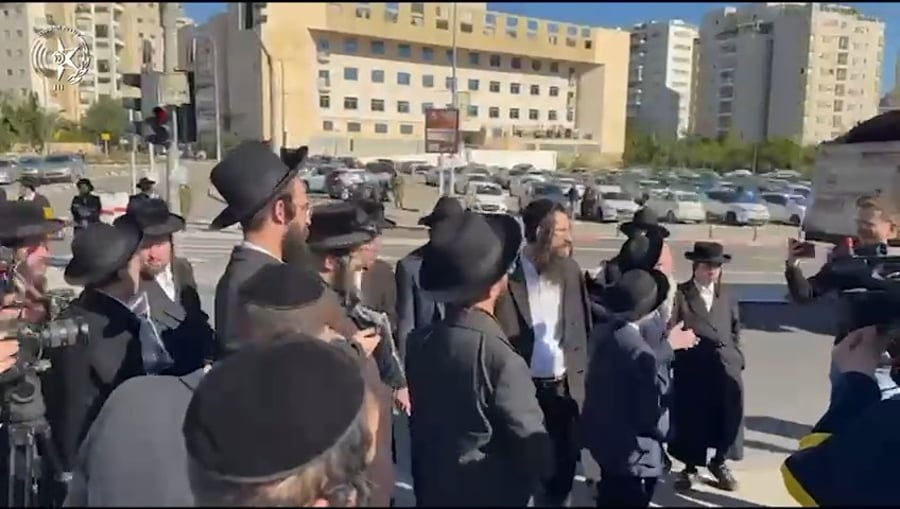 הפגנה בלשכת גיוס הבוקר