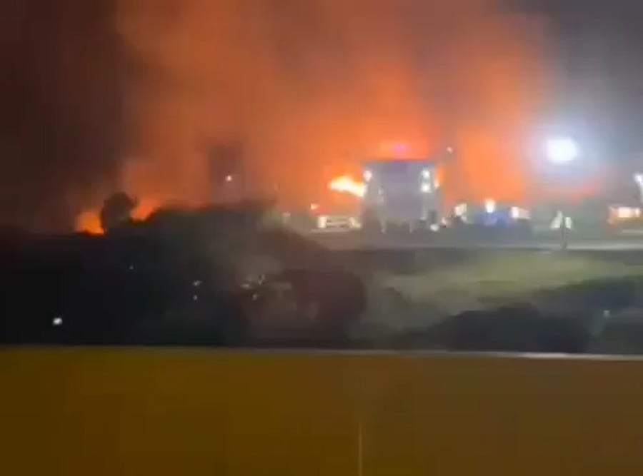 המתחם במהלך התקיפה של צבא ארה"ב