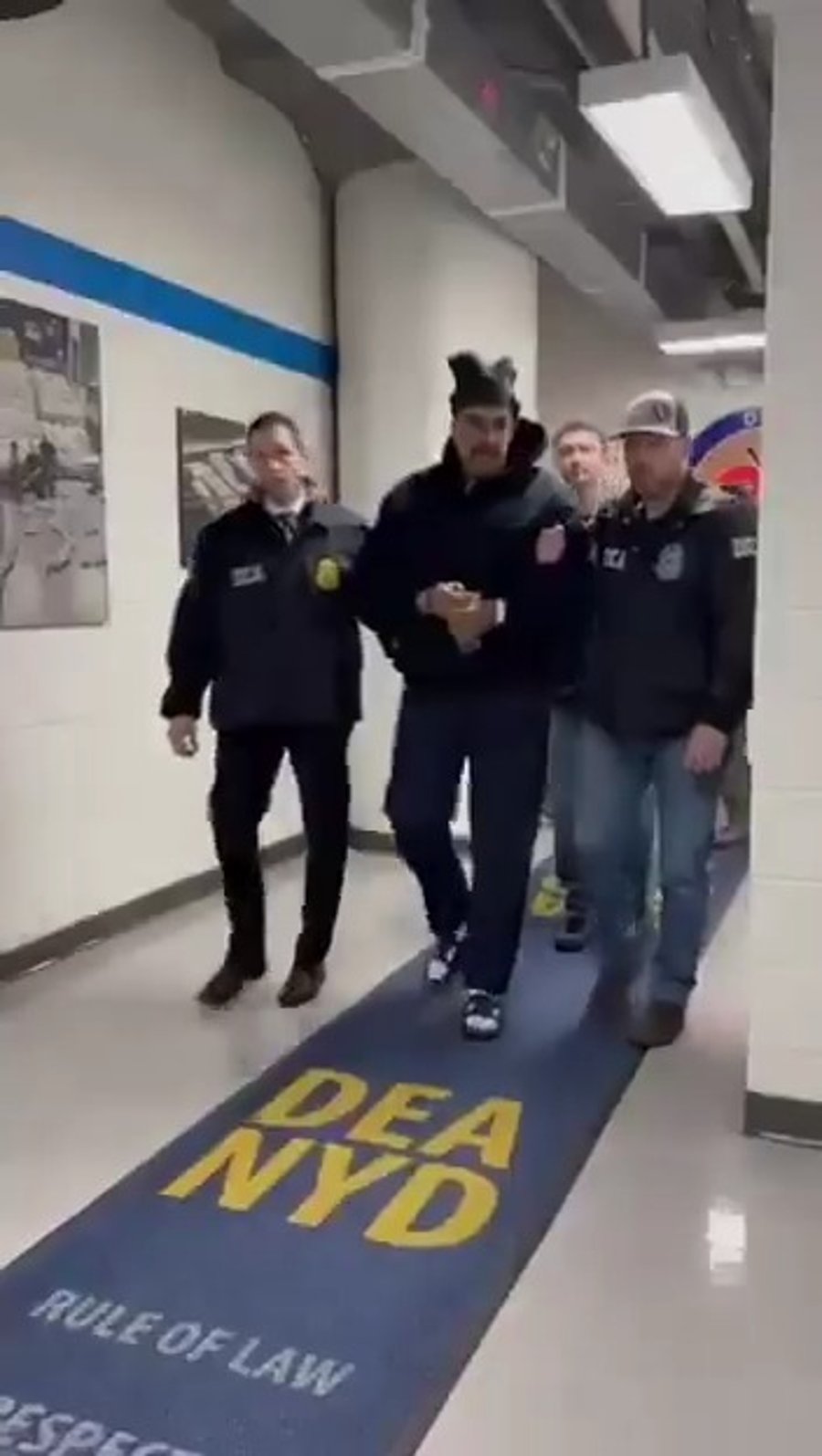 בית הלבן פרסם סרטון של צעידתו של עבריין ונצואלה ניקולס מדורו: