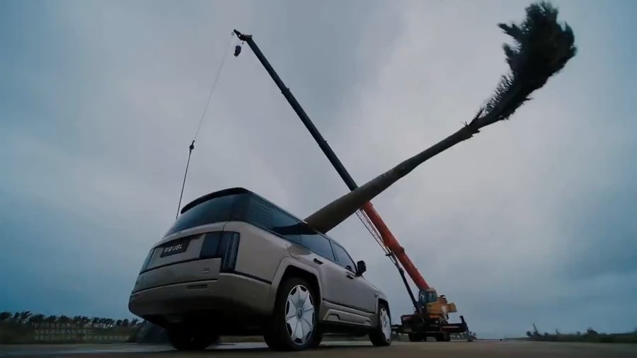 ענקית הרכב הסינית BYD בפרסומת הקיצונית 