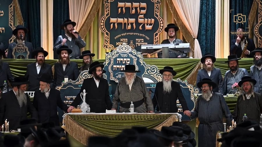 חלוקת פרסים בתולדות אהרן